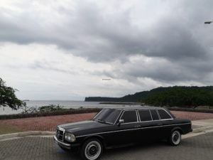 PLAYA-CALDERA-PUNTARENAS-COSTA-RICA.-MERCEDES-W123-LIMOUSINE-300Dae1f82c72c67446a.jpg